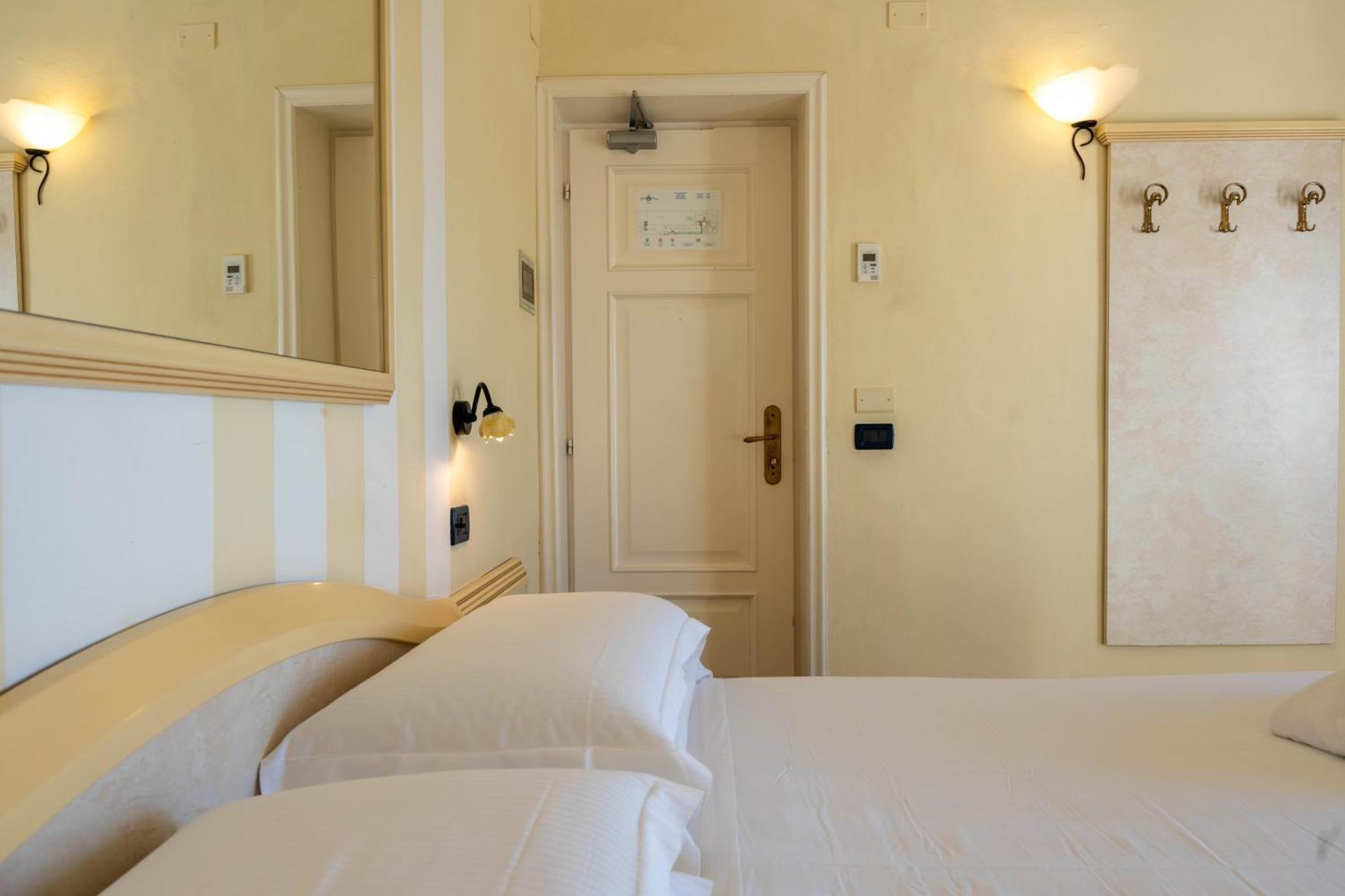 London Hotel 3*