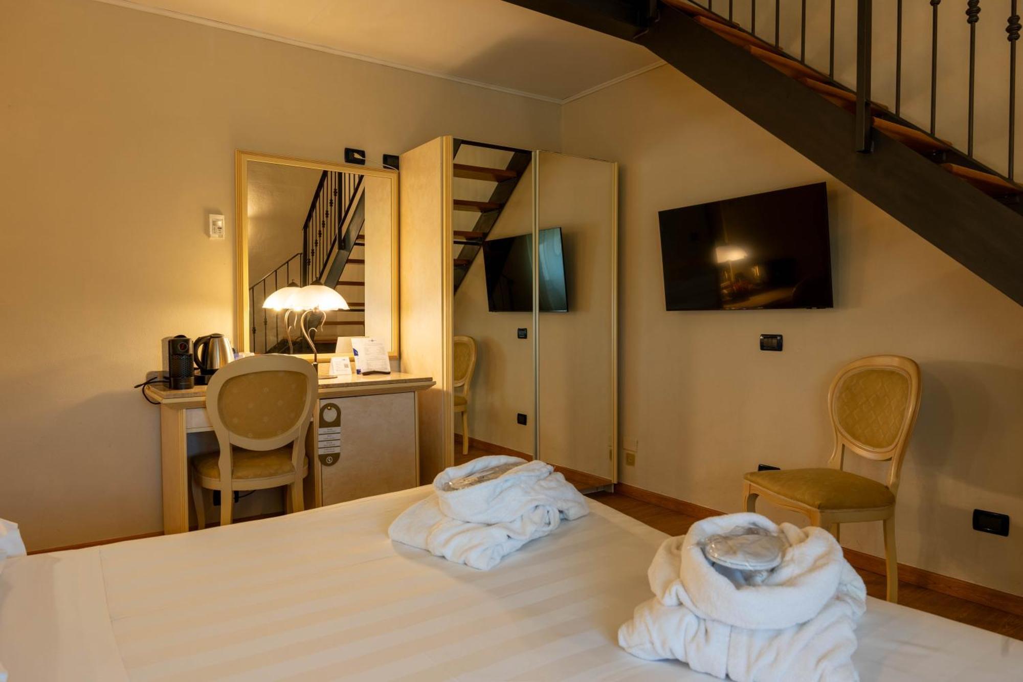 London Hotel 3*