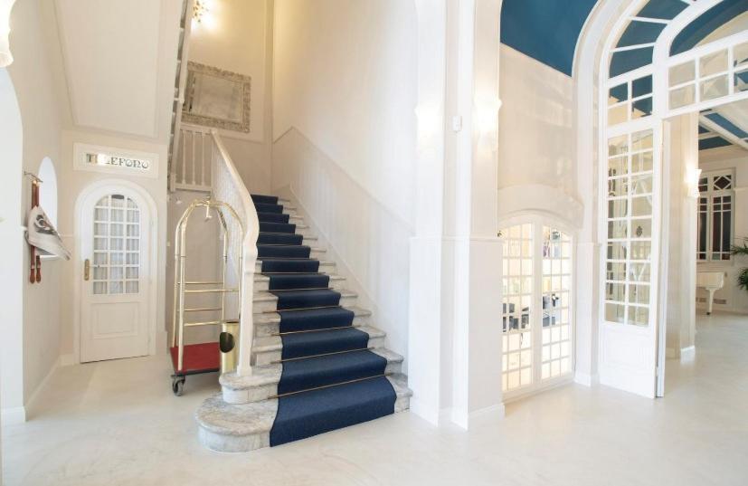 London Hotel 3*