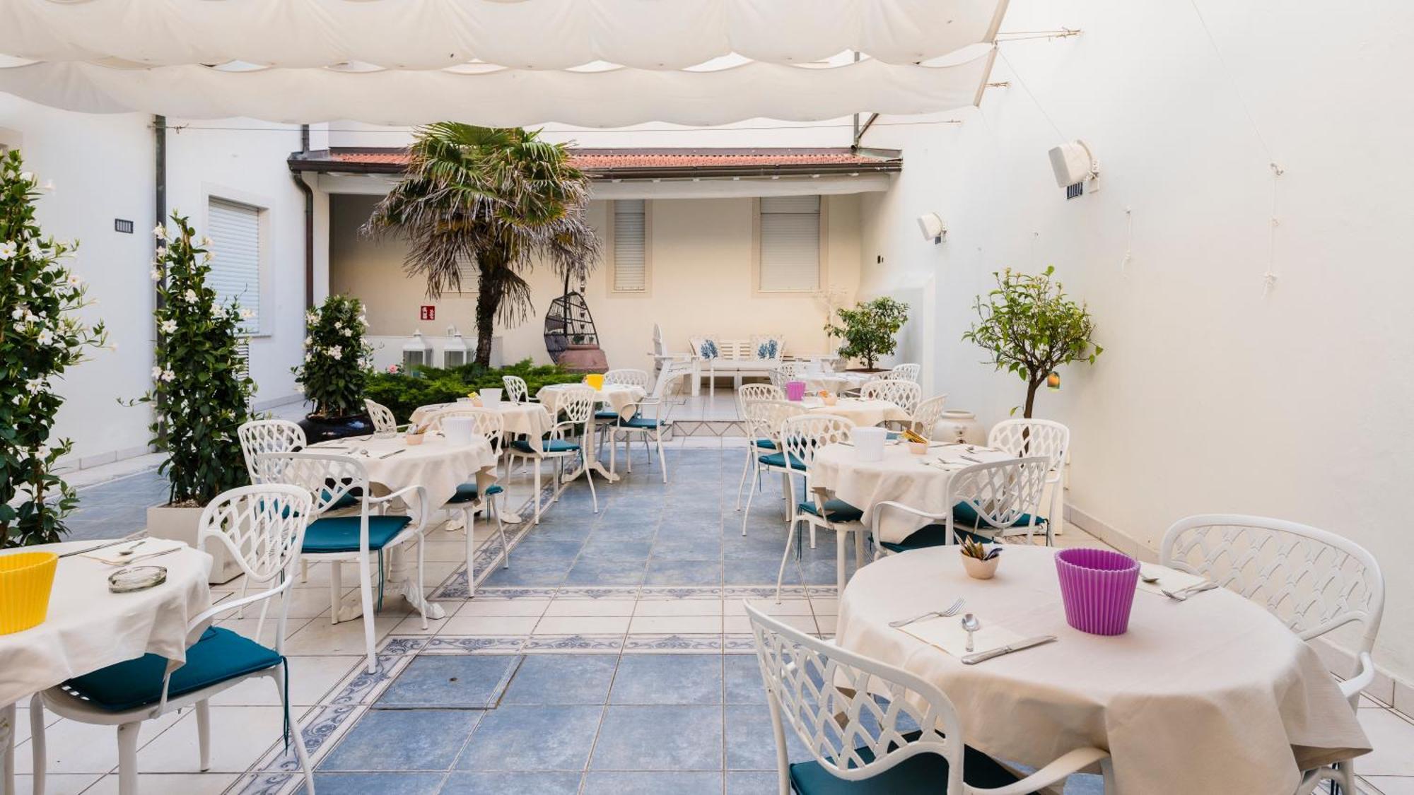 London 3* Viareggio