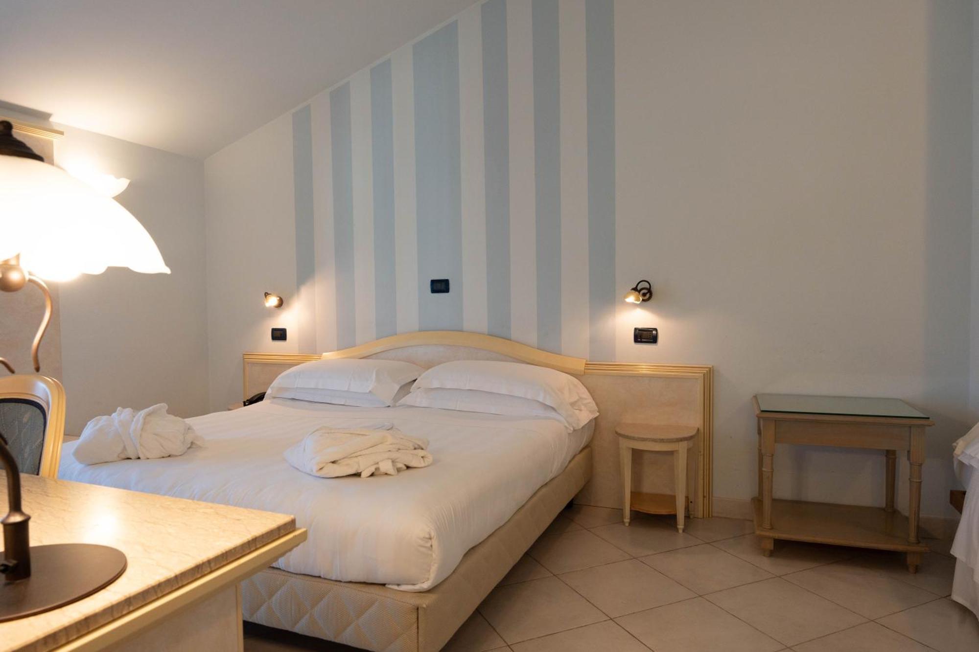 London 3* Viareggio