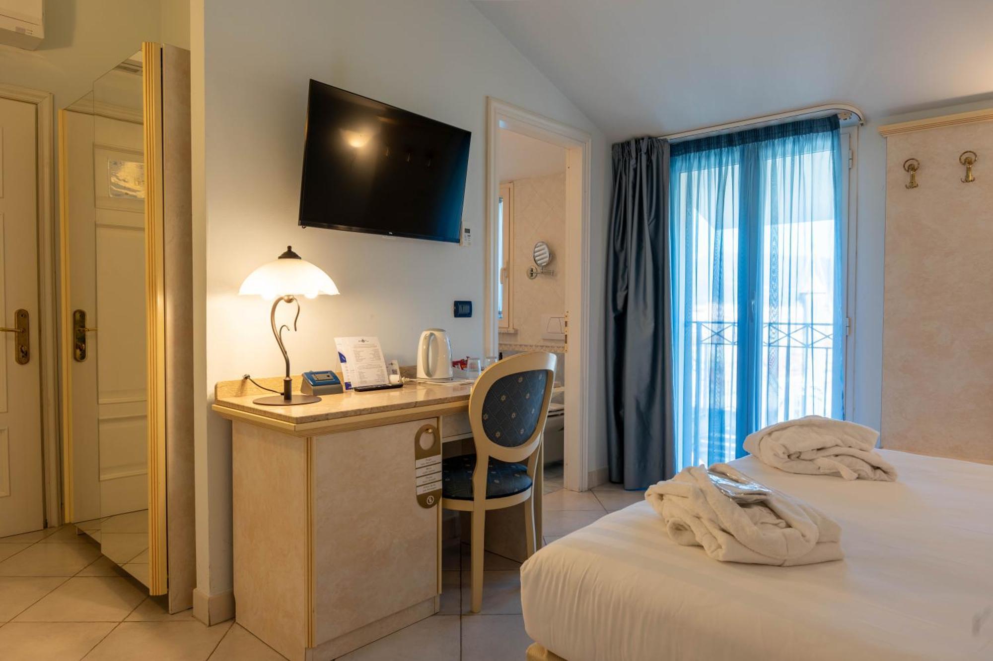 London Hotel